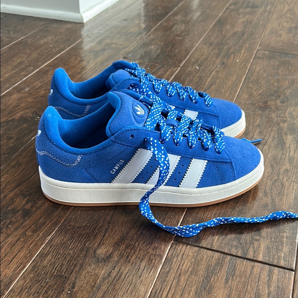 (NWOT) Adidas Campus Blue and White Sneakers